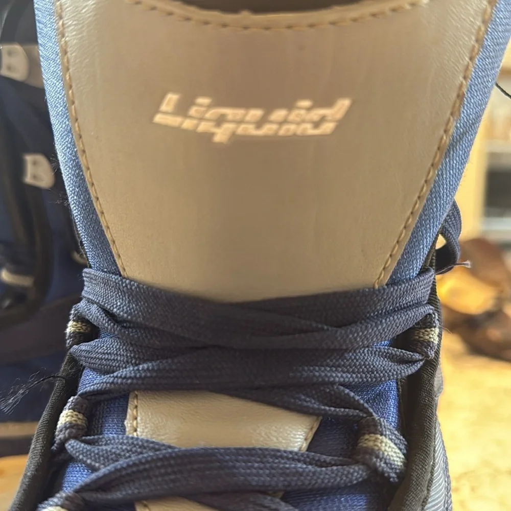 Boys liquid blue snowboard boot